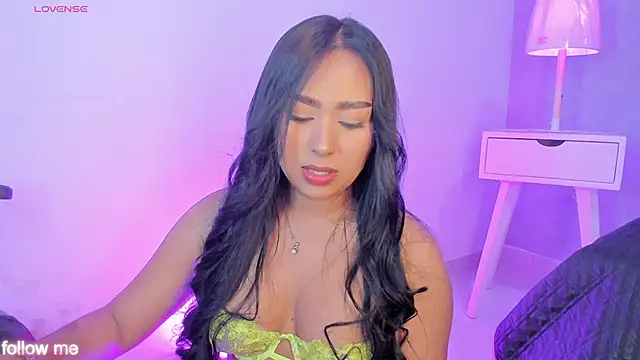 Snapshot of Cameliaa_Smiith chatting on October 21, 2025, 2:11 am Cameliaa Smiith online show from October 21, 2025, 2:11 am