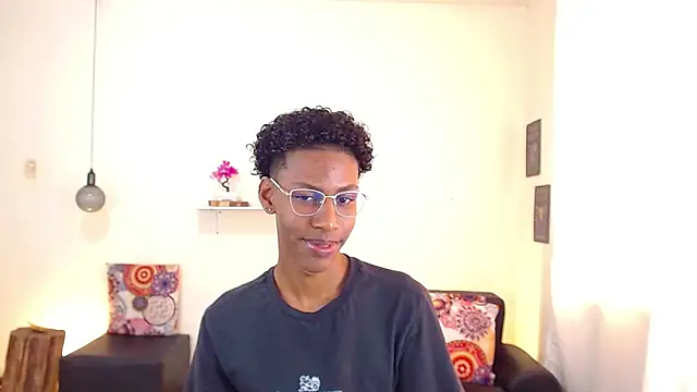 Snapshot of maiki18_ chatting on March 20, 2025, 1:48 pm maiki18 online show from March 20, 2025, 1:48 pm