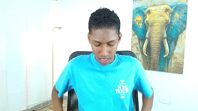 Snapshot of maiki18_ chatting on October 3, 2025, 8:43 pm maiki18 online show from October 3, 2025, 8:43 pm