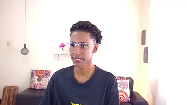 Snapshot of maiki18_ chatting on March 7, 2025, 1:40 pm maiki18 online show from March 7, 2025, 1:40 pm