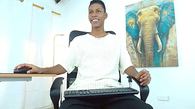 Snapshot of maiki18_ chatting on September 9, 2025, 2:15 pm maiki18 online show from September 9, 2025, 2:15 pm