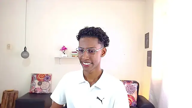 Snapshot of maiki18_ chatting on March 10, 2025, 1:43 pm maiki18 online show from March 10, 2025, 1:43 pm