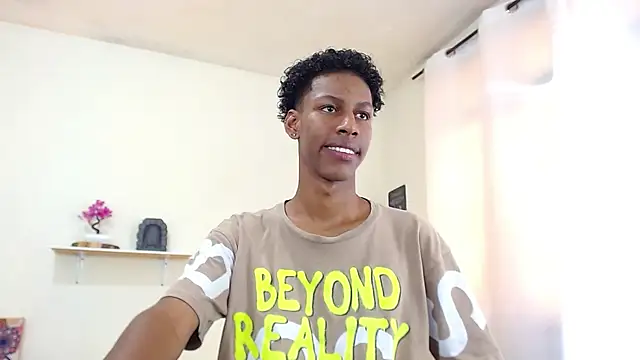 Snapshot of maiki18_ chatting on March 22, 2025, 4:47 pm maiki18 online show from March 22, 2025, 4:47 pm