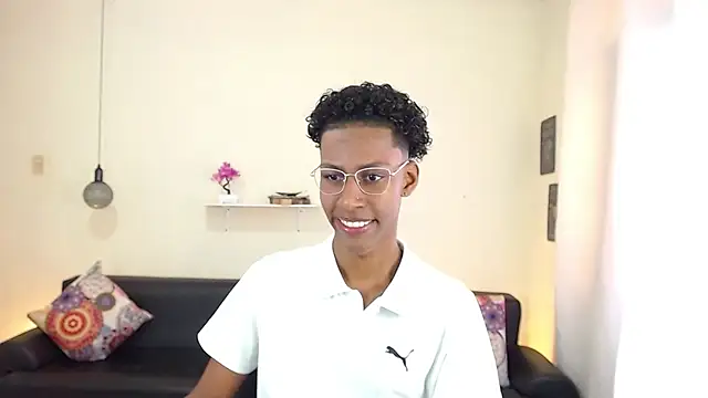 Snapshot of maiki18_ chatting on March 4, 2025, 1:49 pm maiki18 online show from March 4, 2025, 1:49 pm