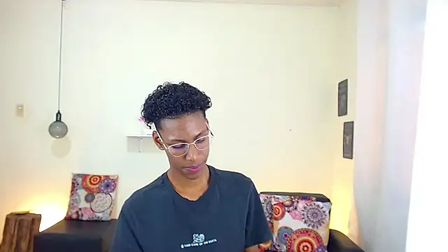 Snapshot of maiki18_ chatting on March 12, 2025, 7:58 pm maiki18 online show from March 12, 2025, 7:58 pm