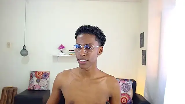 Snapshot of maiki18_ chatting on March 10, 2025, 4:46 pm maiki18 online show from March 10, 2025, 4:46 pm