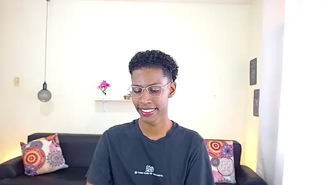 Snapshot of maiki18_ chatting on March 3, 2025, 1:45 pm maiki18 online show from March 3, 2025, 1:45 pm