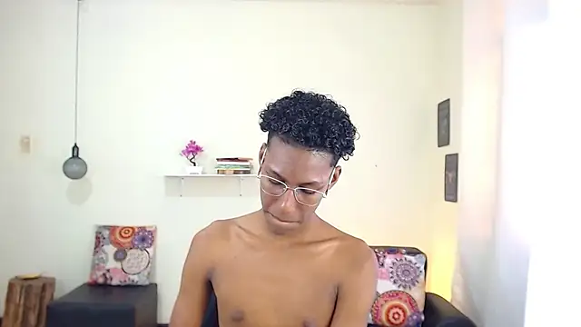 Snapshot of maiki18_ chatting on March 11, 2025, 4:51 pm maiki18 online show from March 11, 2025, 4:51 pm