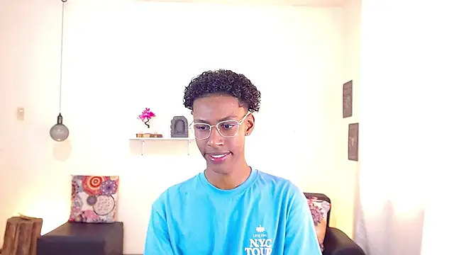 Snapshot of maiki18_ chatting on March 19, 2025, 1:51 pm maiki18 online show from March 19, 2025, 1:51 pm