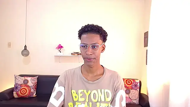 Snapshot of maiki18_ chatting on March 5, 2025, 1:50 pm maiki18 online show from March 5, 2025, 1:50 pm