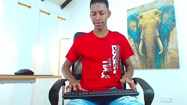 Snapshot of maiki18_ chatting on September 16, 2025, 2:07 pm maiki18 online show from September 16, 2025, 2:07 pm