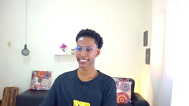 Snapshot of maiki18_ chatting on March 7, 2025, 7:49 pm maiki18 online show from March 7, 2025, 7:49 pm