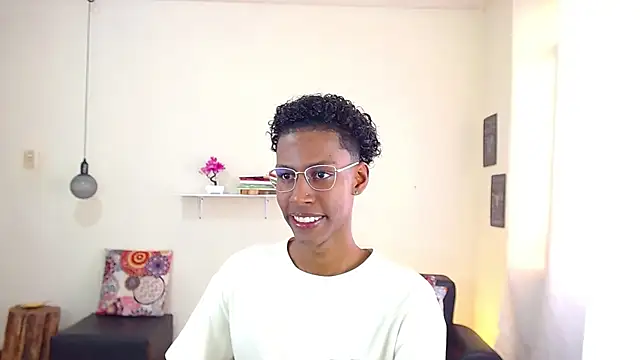 Snapshot of maiki18_ chatting on March 8, 2025, 1:47 pm maiki18 online show from March 8, 2025, 1:47 pm