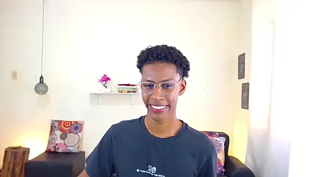 Snapshot of maiki18_ chatting on March 12, 2025, 4:56 pm maiki18 online show from March 12, 2025, 4:56 pm