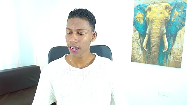 Snapshot of maiki18_ chatting on November 28, 2025, 8:53 pm maiki18 online show from November 28, 2025, 8:53 pm