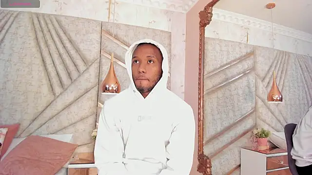 Snapshot of JamesParck chatting on March 7, 2025, 12:01 pm JamesParck online show from March 7, 2025, 12:01 pm