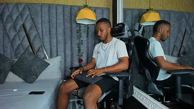 JamesParck online show from March 5, 2026, 11:10 pm