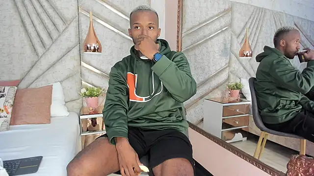 Snapshot of JamesParck chatting on February 25, 2025, 12:27 pm JamesParck online show from February 25, 2025, 12:27 pm