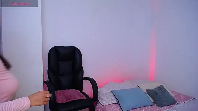 keelly richaardson1 online show from March 13, 2025, 3:06 pm