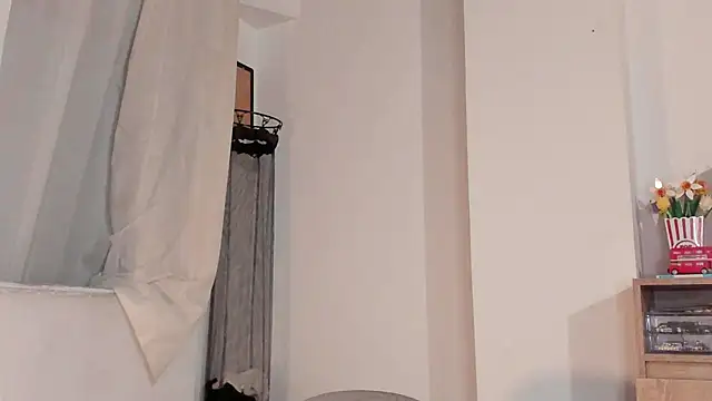 uglycoyote18 online show from December 3, 2024, 3:37 am