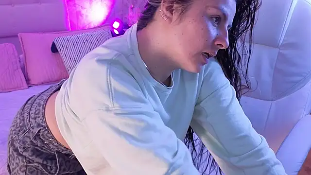 brandy sweet  online show from October 11, 2025, 2:07 pm