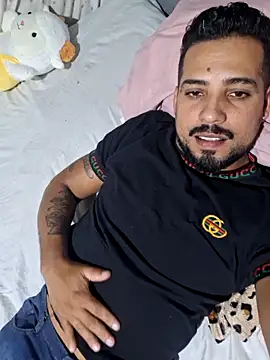 Luizragnar123 online show from February 24, 2026, 7:48 pm