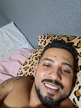 Luizragnar123 online show from February 23, 2026, 7:42 am