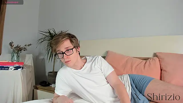 Snapshot of Shirizi chatting on February 5, 2025, 6:37 pm Shirizi online show from February 5, 2025, 6:37 pm