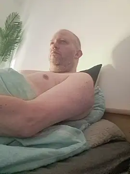 ShyBoy1982 online show from April 29, 2026, 10:52 am