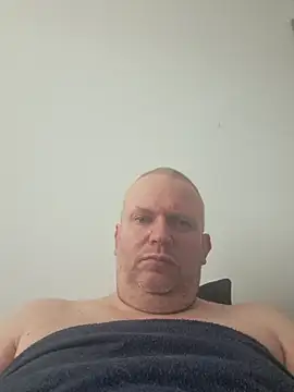 ShyBoy1982 online show from February 9, 2026, 1:09 pm