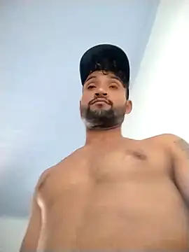 Snapshot of AmGlcasal chatting on February 12, 2025, 4:44 pm AmGlcasal online show from February 12, 2025, 4:44 pm