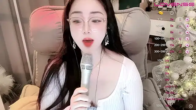 Snapshot of Monica-888 chatting on March 16, 2025, 12:01 am Monica-888 online show from March 16, 2025, 12:01 am