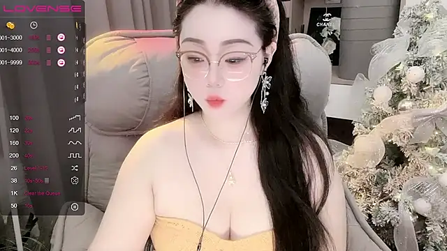 Snapshot of Monica-888 chatting on September 17, 2025, 6:10 pm Monica-888 online show from September 17, 2025, 6:10 pm