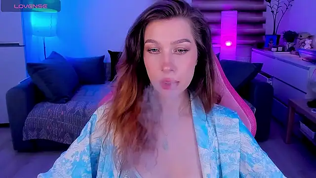 tenderdreams online show from December 3, 2025, 9:14 pm