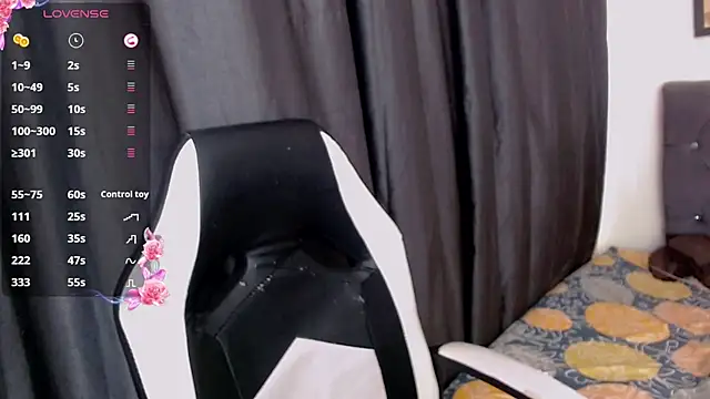 Snapshot of AdharaaMoon chatting on October 17, 2025, 7:15 pm AdharaaMoon online show from October 17, 2025, 7:15 pm