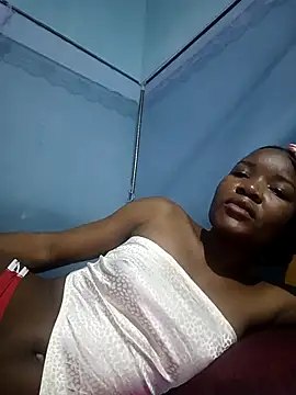 cocolicky online show from October 31, 2025, 5:37 am