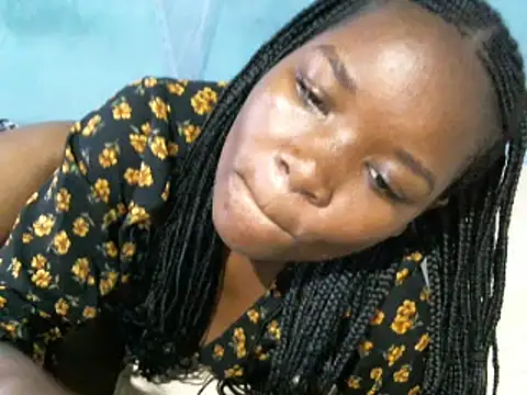 cocolicky online show from October 26, 2025, 7:42 am