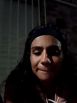 Snapshot of Leslly_ chatting on February 23, 2025, 1:53 pm Leslly online show from February 23, 2025, 1:53 pm