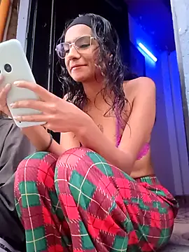 Leslly  online show from November 23, 2025, 11:31 am