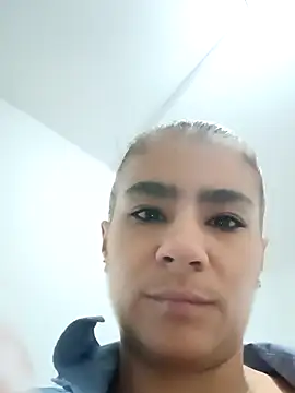 Snapshot of Leslly_ chatting on February 24, 2025, 11:32 am Leslly online show from February 24, 2025, 11:32 am