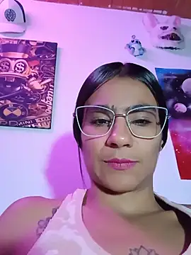 Leslly  online show from May 28, 2026, 11:54 pm