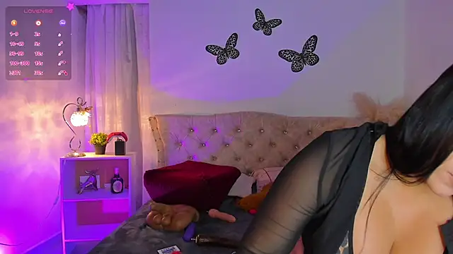 Sarahballiston  online show from November 7, 2025, 1:10 am