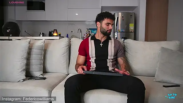 Snapshot of Derek_w chatting on December 21, 2025, 1:08 am Derek w online show from December 21, 2025, 1:08 am