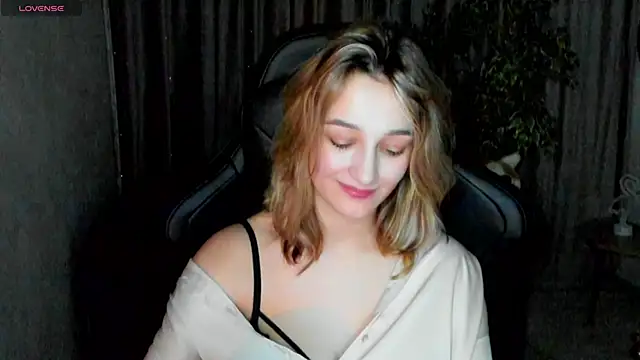 Snapshot of Sinty_Noria chatting on February 19, 2025, 7:17 am Sinty Noria online show from February 19, 2025, 7:17 am