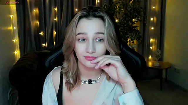 Snapshot of Sinty_Noria chatting on February 28, 2025, 4:10 am Sinty Noria online show from February 28, 2025, 4:10 am
