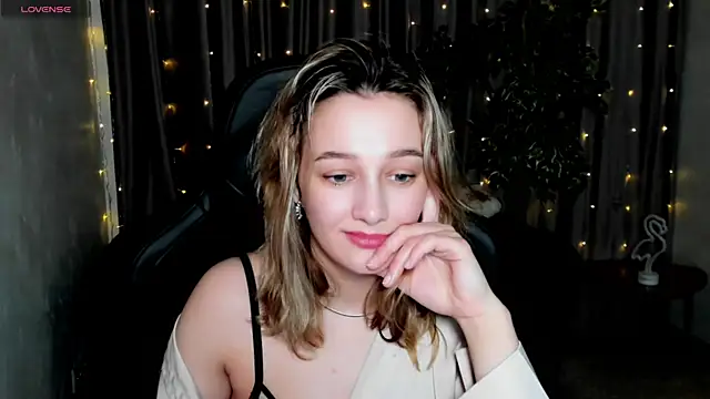 Snapshot of Sinty_Noria chatting on March 6, 2025, 9:47 am Sinty Noria online show from March 6, 2025, 9:47 am