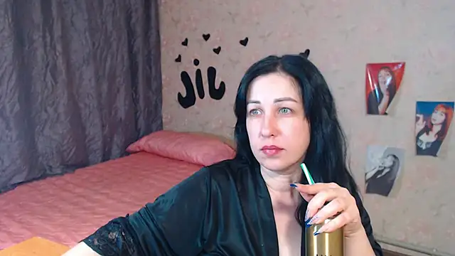 JillStevens online show from November 8, 2025, 4:27 am