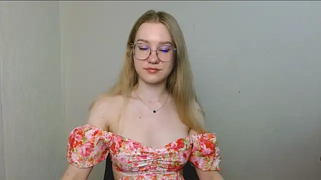 Snapshot of cindi_hot chatting on July 7, 2026, 10:19 am cindi hot online show from July 7, 2026, 10:19 am
