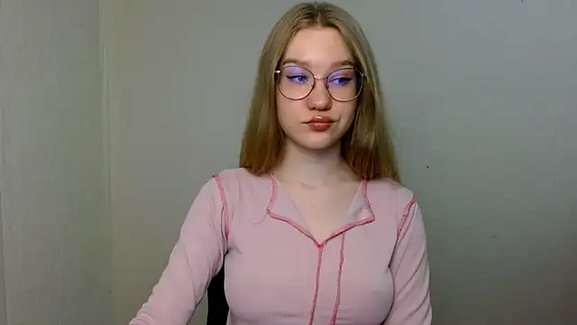 Snapshot of cindi_hot chatting on June 17, 2026, 10:03 am cindi hot online show from June 17, 2026, 10:03 am