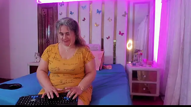 AnyelaGitanaMature online show from May 30, 2026, 3:35 am